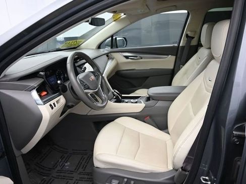 Used 2021 Cadillac XT5 Premium Luxury w/ LPO, Floor Liner Package AWD/4WD image 15