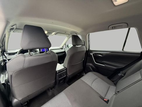 Used 2025 Toyota RAV4 XLE AWD/4WD image 27