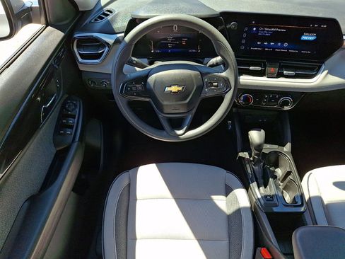 Used 2025 Chevrolet TrailBlazer LT FWD image 21