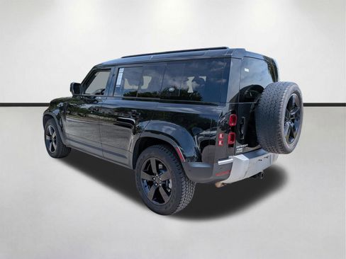 Used 2022 Land Rover Defender 110 SE AWD/4WD image 6
