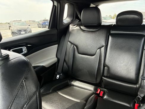 Used 2025 Jeep Compass Limited AWD/4WD image 39