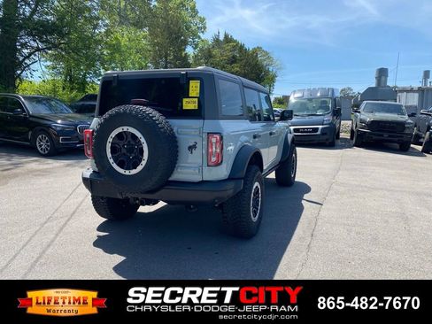 Used 2022 Ford Bronco Badlands image 6