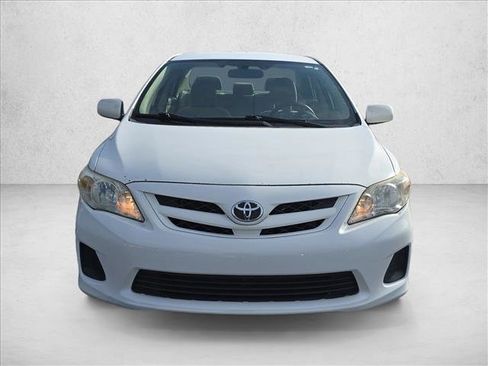 Used 2011 Toyota Corolla LE image 2