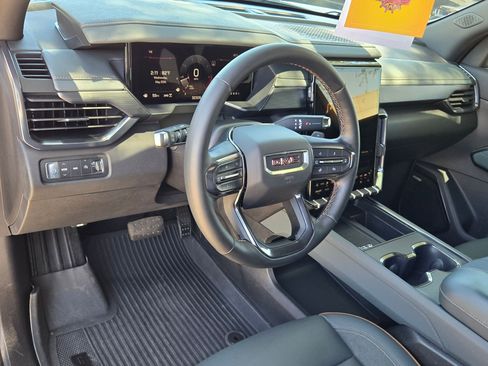 Certified 2024 GMC Acadia AT4 w/ Luxury Package AWD/4WD image 10