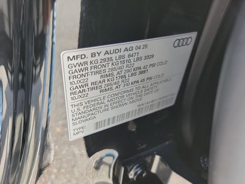 Used 2025 Audi Q8 Premium w/ Black Optic Package image 34