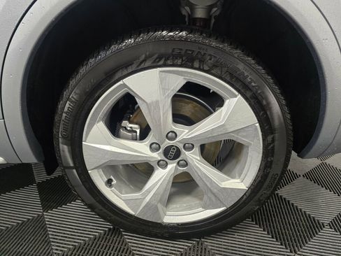 Certified 2025 Audi Q5 2.0T Premium Plus image 22