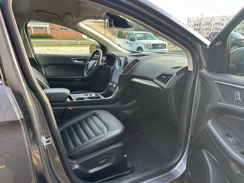 Used 2022 Ford Edge SEL w/ Convenience Package image 16