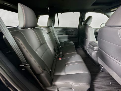Certified 2025 Honda Passport TrailSport image 35
