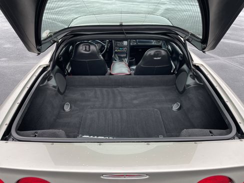 Used 1999 Chevrolet Corvette Coupe w/ Memory Pkg image 21