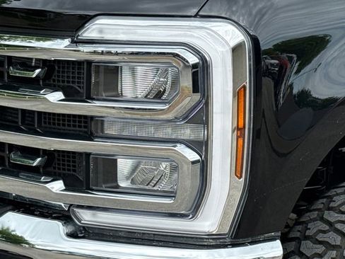 Used 2024 Ford F250 Lariat AWD/4WD image 4
