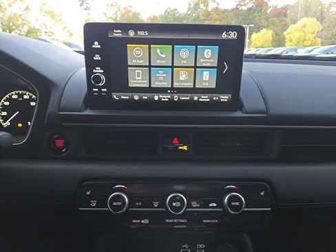 Used 2025 Honda Pilot EX-L image 18