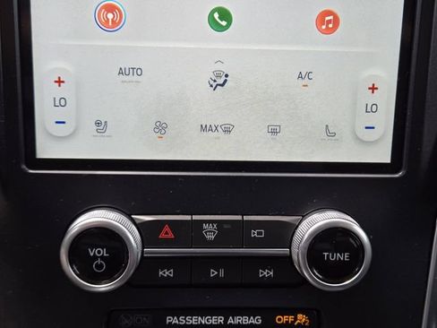Used 2022 Ford Edge Titanium AWD/4WD image 18