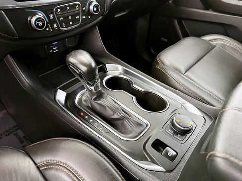 Used 2021 Chevrolet Traverse RS image 21