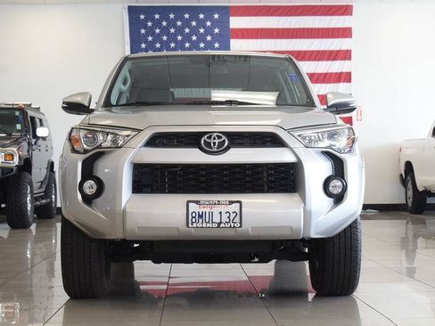 Used 2016 Toyota 4Runner SR5 Premium AWD/4WD image 2