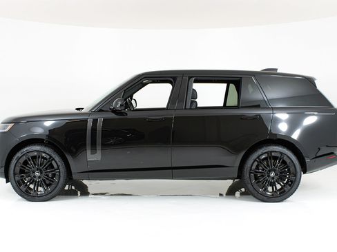 Used 2025 Land Rover Range Rover Long Wheelbase Autobiography AWD/4WD image 3