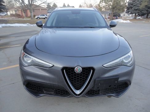 Used 2018 Alfa Romeo Stelvio AWD image 4