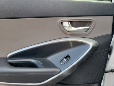 Used 2018 Hyundai Santa Fe Sport FWD image 12