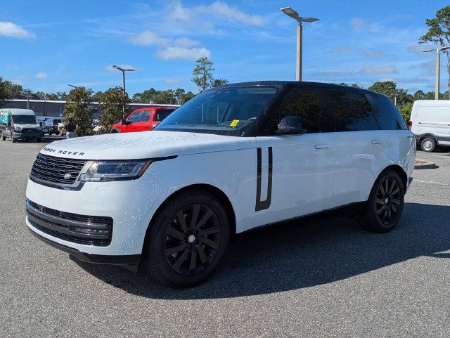 Used 2025 Land Rover Range Rover SE AWD/4WD image 7