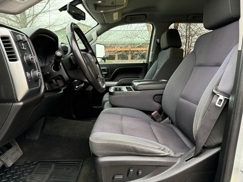 Used 2018 Chevrolet Silverado 2500 LT w/ LT Convenience Package image 8