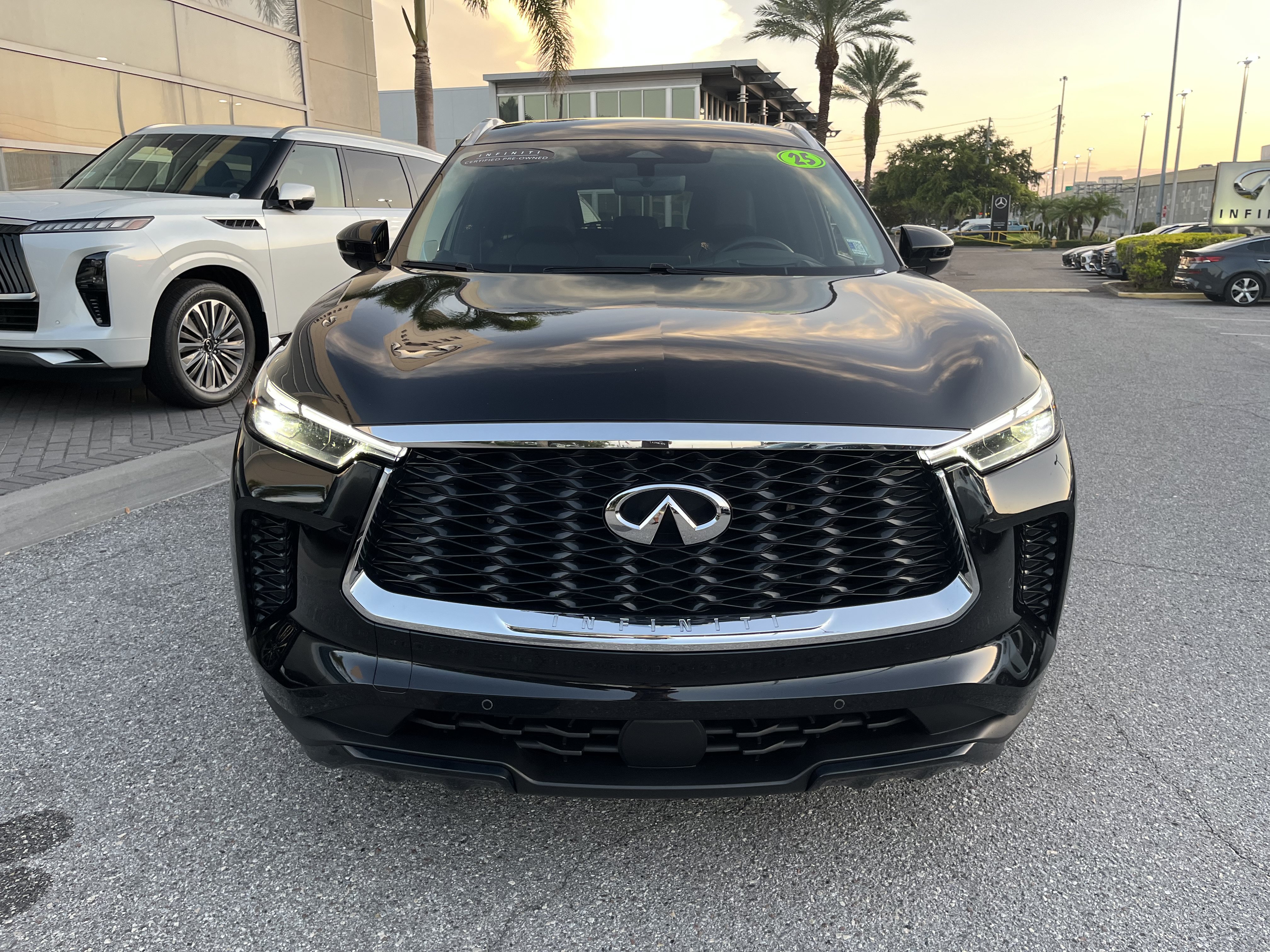 Certified 2025 INFINITI QX60 Luxe w/ Vision Package AWD/4WD image 12