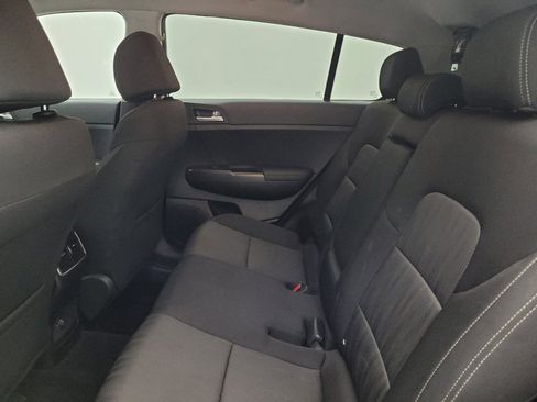 Used 2019 Kia Sportage LX AWD/4WD image 18