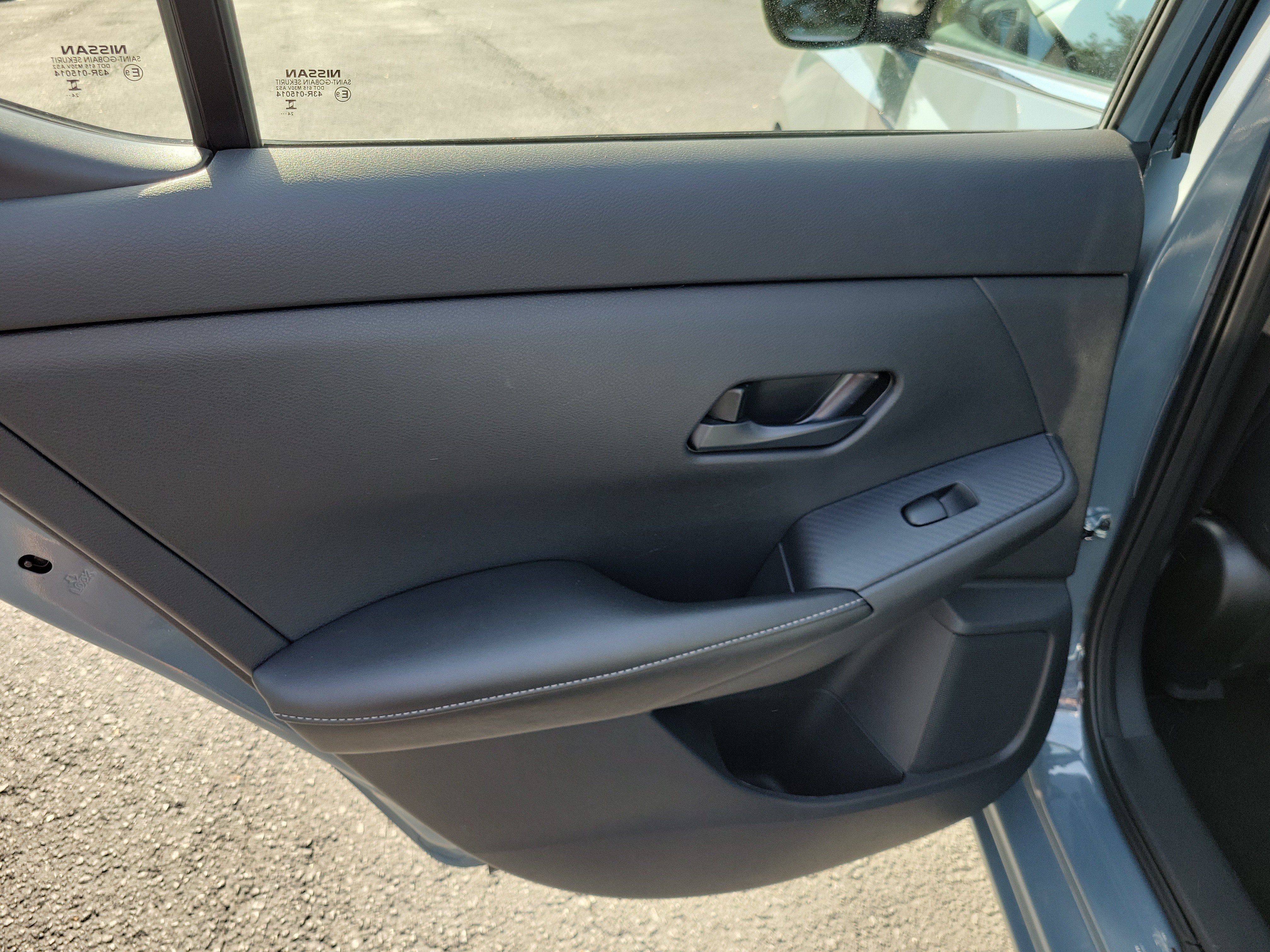 Used 2025 Nissan Sentra SV FWD image 28