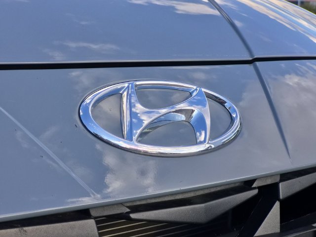 Used 2023 Hyundai Elantra SEL w/ Convenience Package FWD image 11