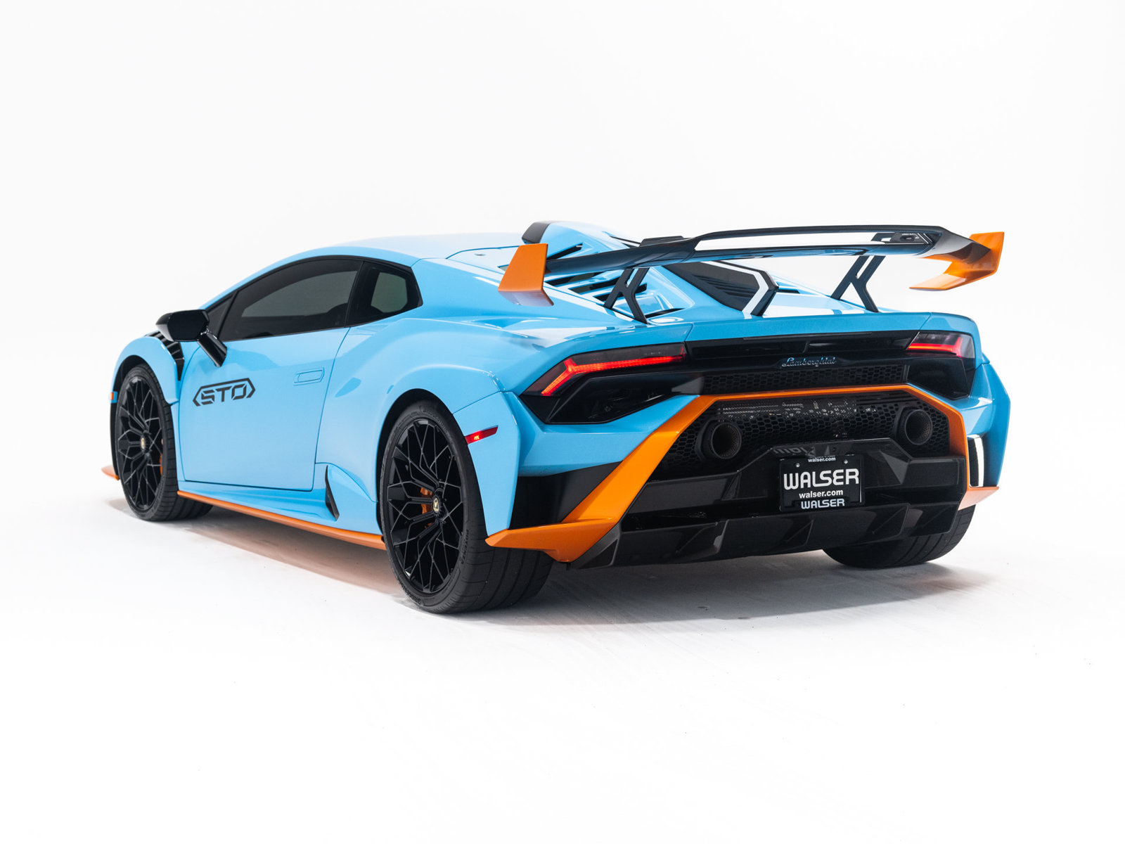 Used 2022 Lamborghini Huracan STO RWD image 4