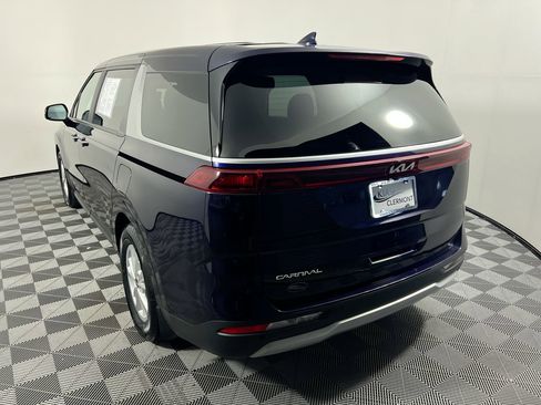 Used 2024 Kia Carnival LX FWD image 6