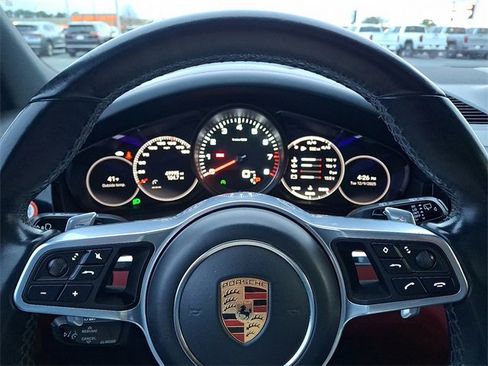Used 2022 Porsche Cayenne S image 21
