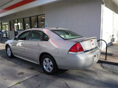 Used 2010 Chevrolet Impala LT w/ Luxury Edition Package image 10