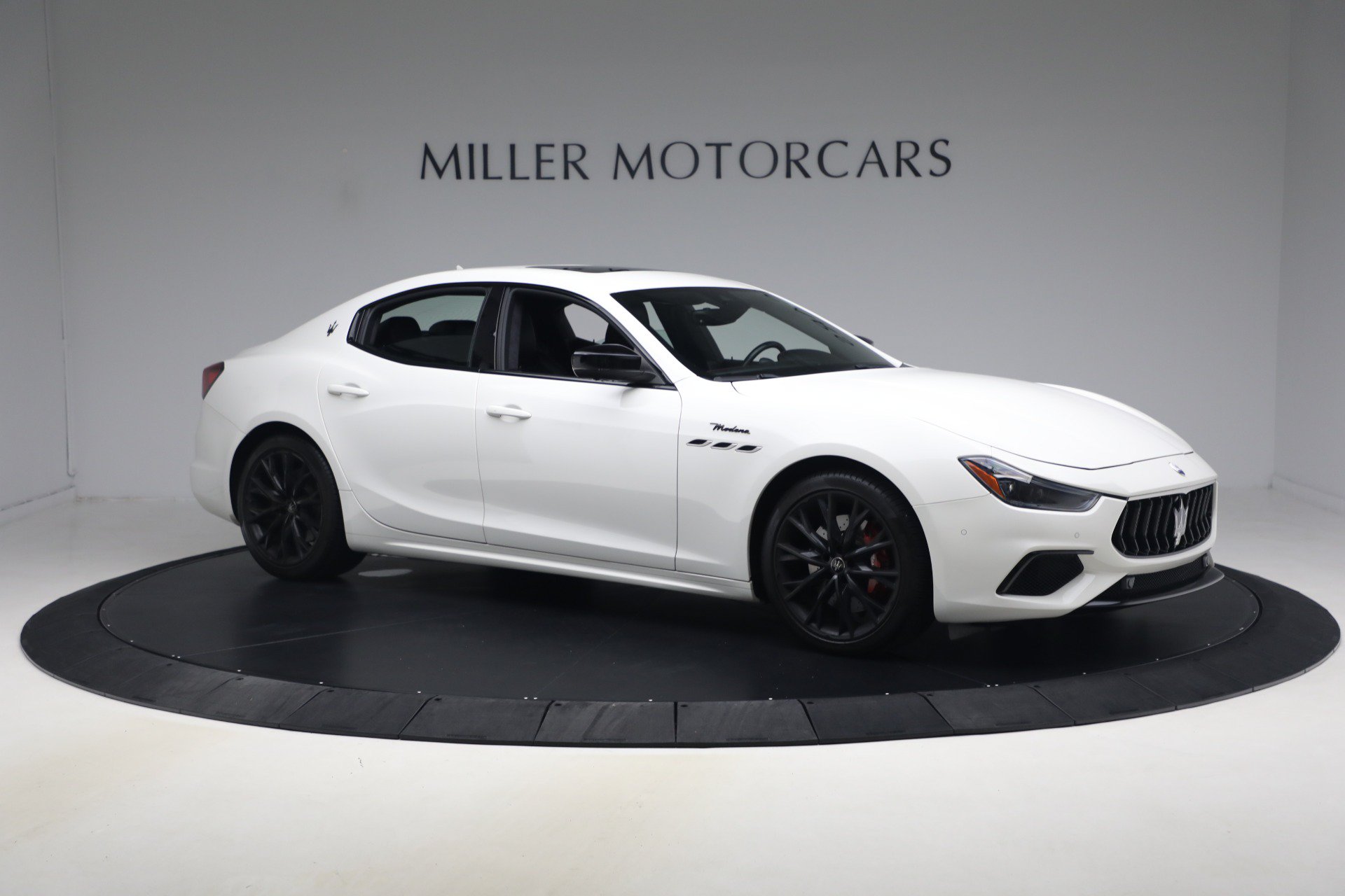 Used 2022 Maserati Ghibli Modena Q4 AWD/4WD image 11