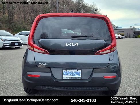Used 2022 Kia Soul LX image 5