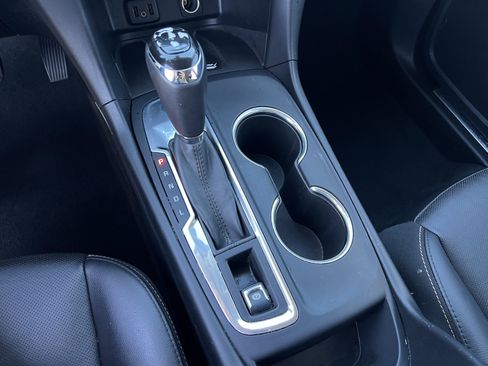 Used 2018 Chevrolet Equinox Premier image 26