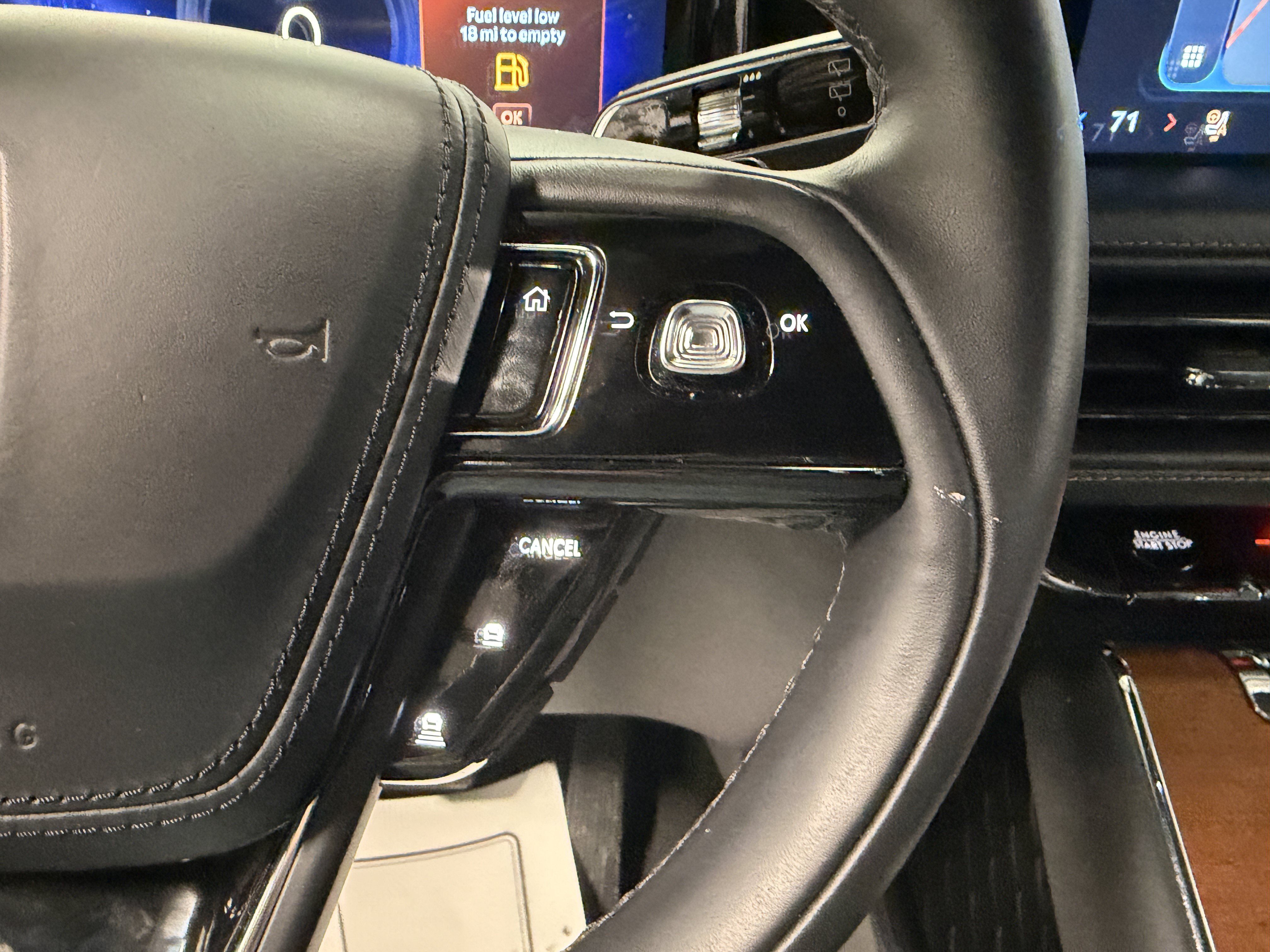 Used 2025 Lincoln Aviator Black Label AWD/4WD image 13