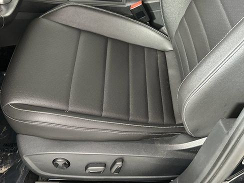 Used 2024 Volkswagen Jetta SE FWD image 12
