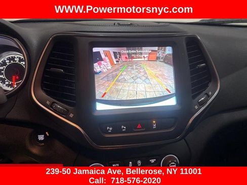 Used 2023 Jeep Cherokee Altitude Lux AWD/4WD image 44