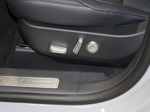 New 2026 Lincoln Nautilus Premier w/ Equipment Group 102A image 20