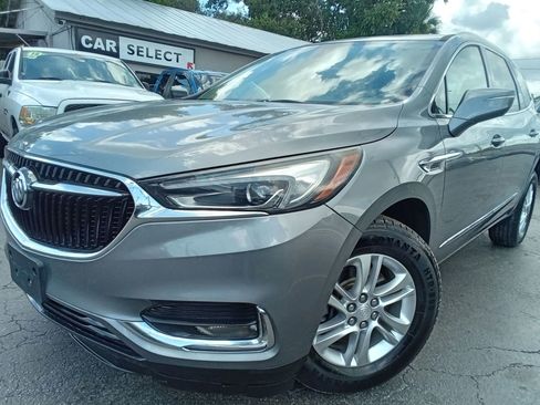 Used 2018 Buick Enclave Essence image 1