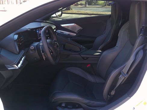 Used 2023 Chevrolet Corvette Stingray Preferred Cpe w/ Battery Protection Package image 11