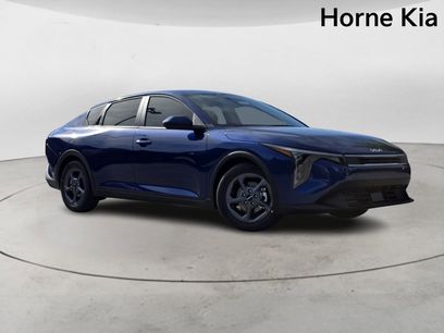 New 2025 Kia K4 LXS
