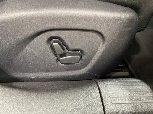 Used 2016 Chrysler 200 Limited Platinum image 24