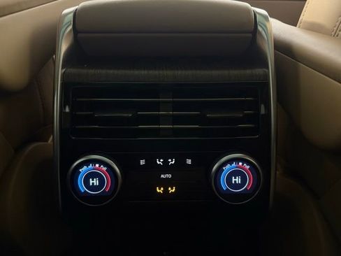 Certified 2023 Land Rover Range Rover Long Wheelbase SE image 23