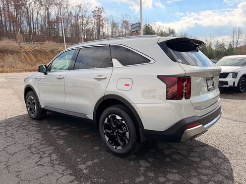 New 2026 Kia Sorento S image 4