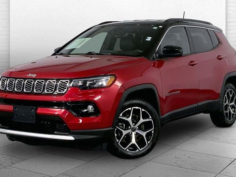 Used 2025 Jeep Compass Limited AWD/4WD image 12