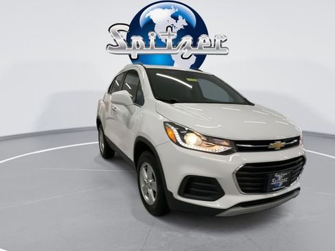 Used 2019 Chevrolet Trax LT w/ LT Convenience Package image 2