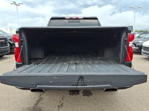 Used 2021 Chevrolet Silverado 1500 High Country w/ Technology Package AWD/4WD image 8