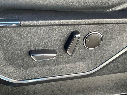 Used 2022 Ford F150 Lariat w/ Equipment Group 502A High image 38