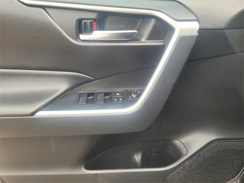 Used 2021 Toyota RAV4 XLE image 22