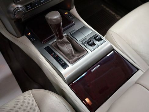 Used 2017 Lexus GX 460 image 41